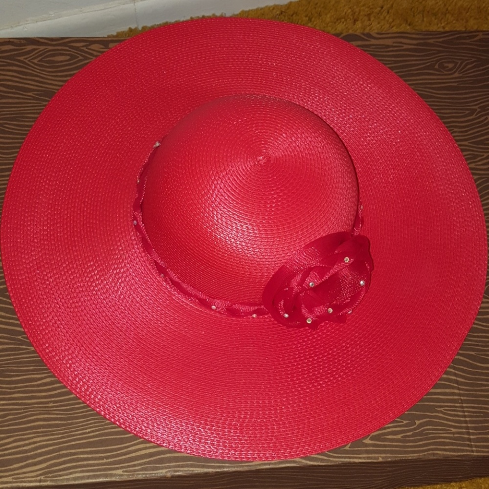 ROSLYN CARROLL DESIGNED STRAW HAT WITH RHINESTONE